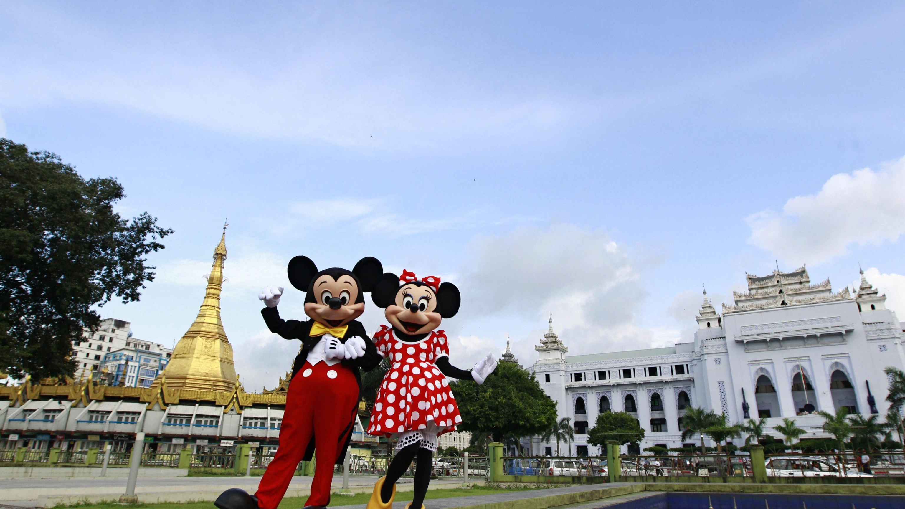 Walt Disney World, salario minimo 15 dlr