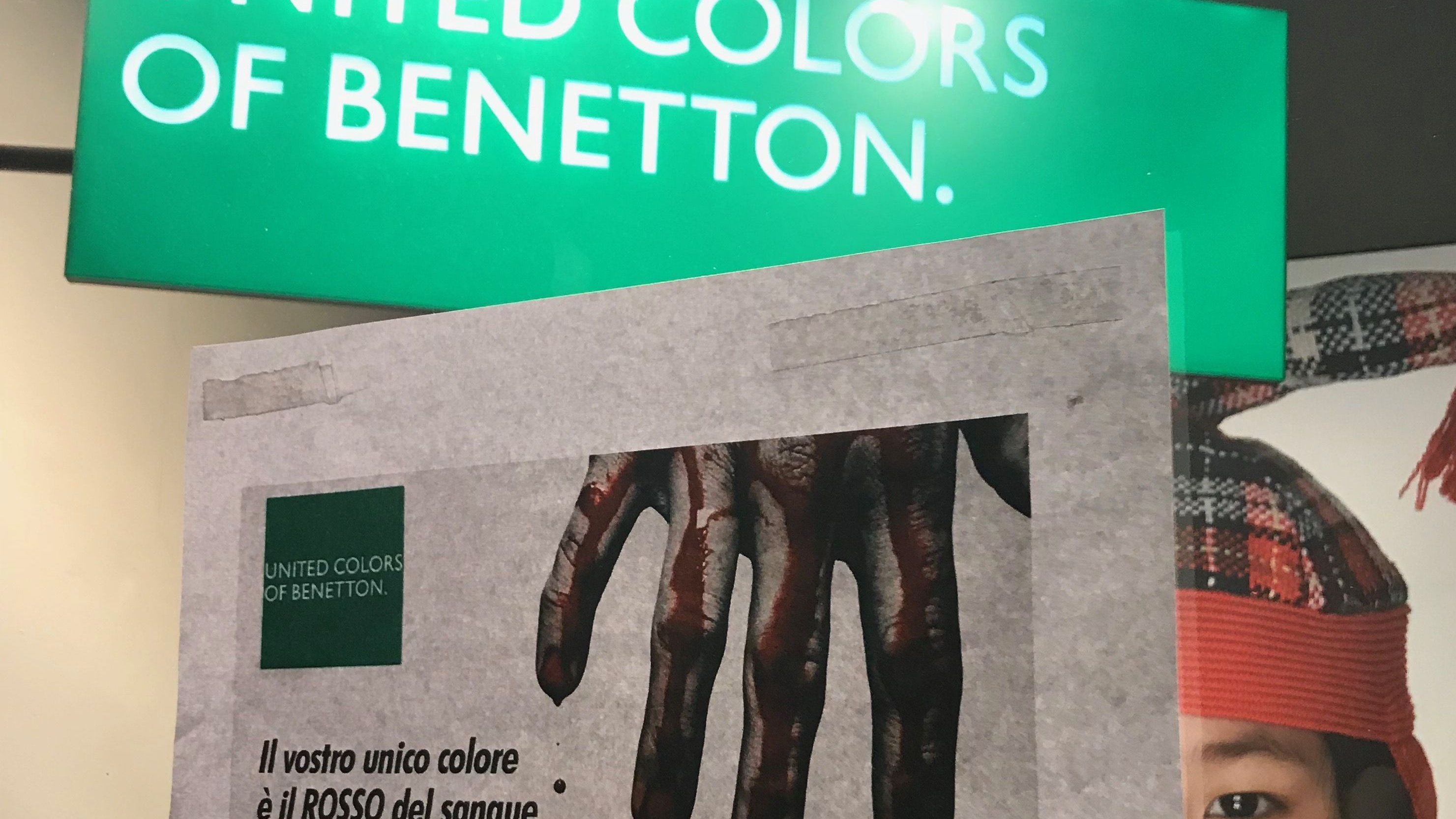 Blitz FN a negozi Benetton di Genova