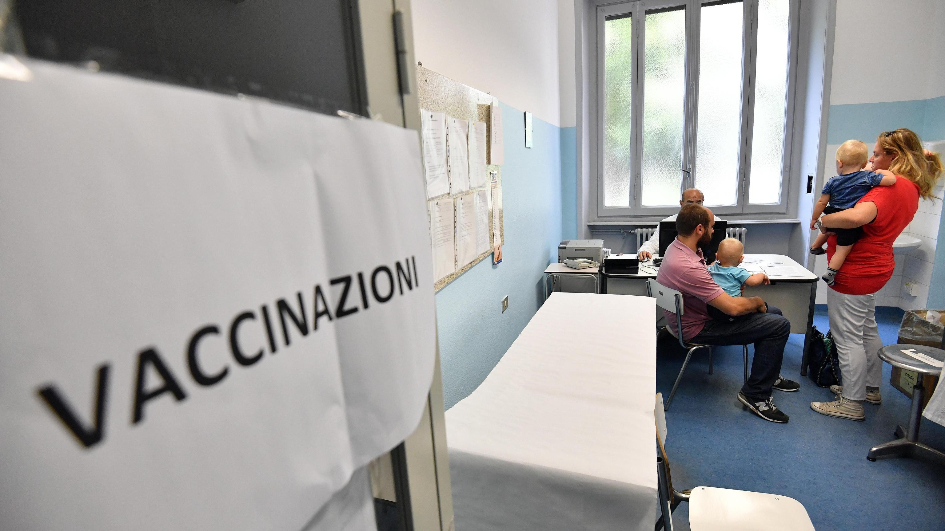 Vaccini: Zaia, soluzione è il dialogo