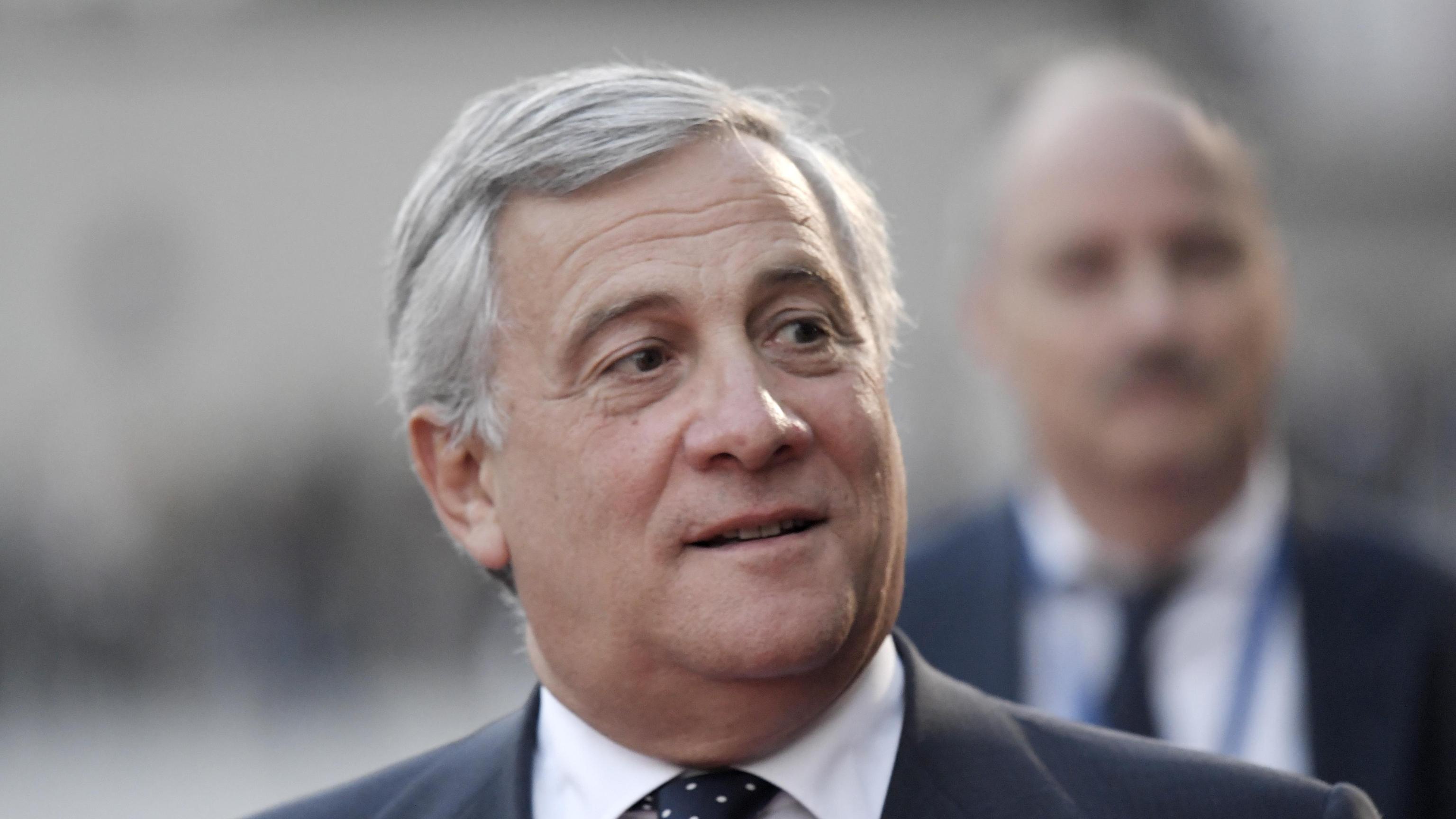 Manovra: Tajani, fermare governo