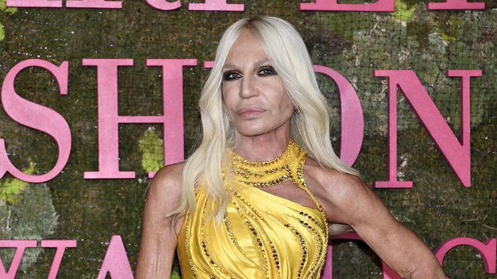 Versace è americana,Donatella: 'Felici, Idol è leader visionario'