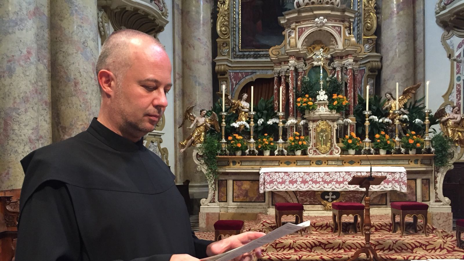 Padre Ulrich, da chirurgo a parroco