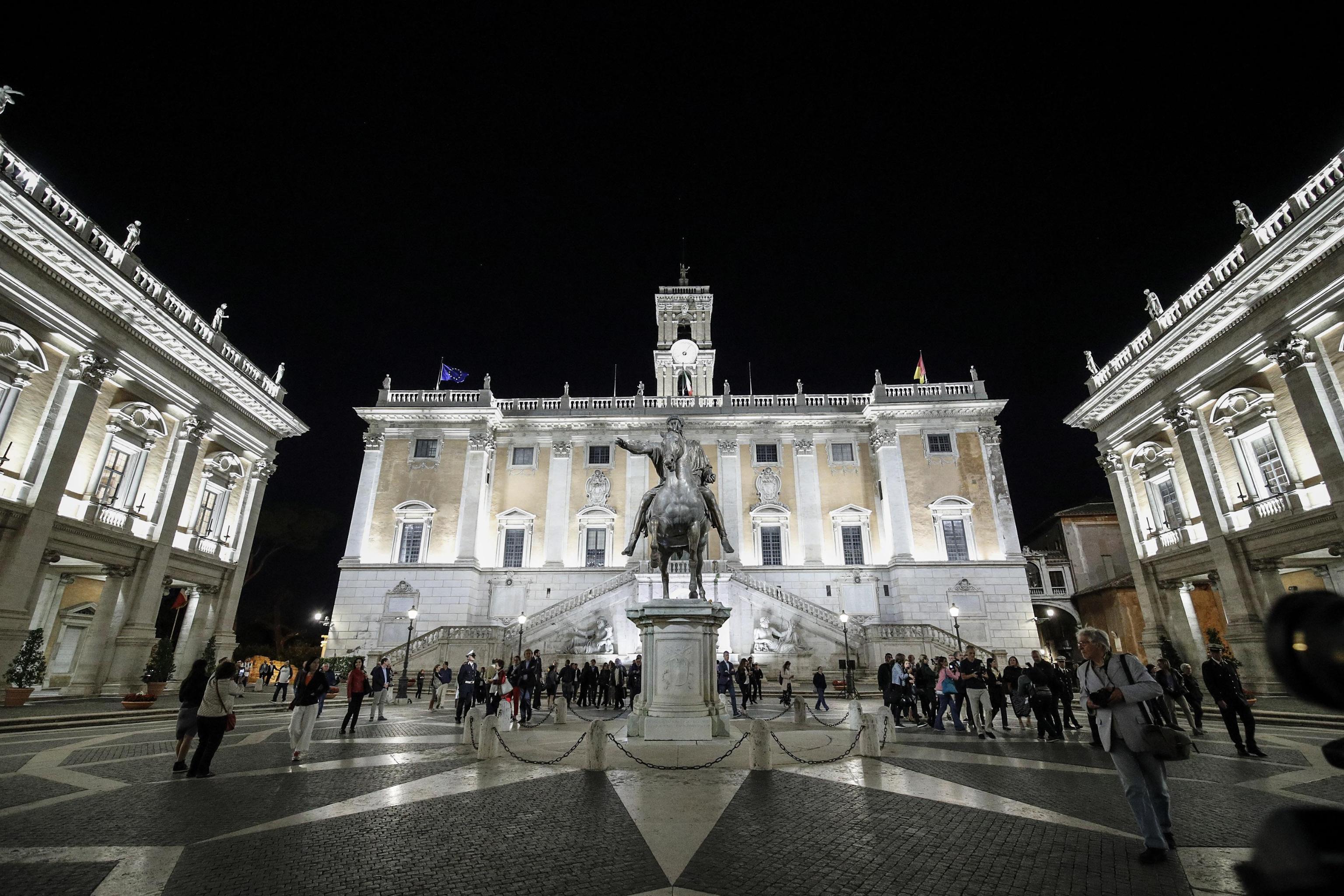Camera approva mozione Roma Capitale