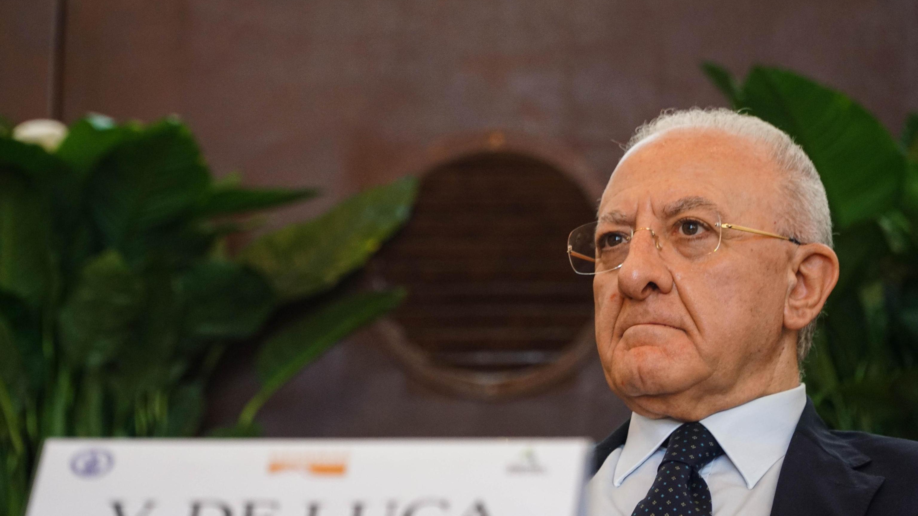 De Luca: sui Rom Salvini segue mia linea