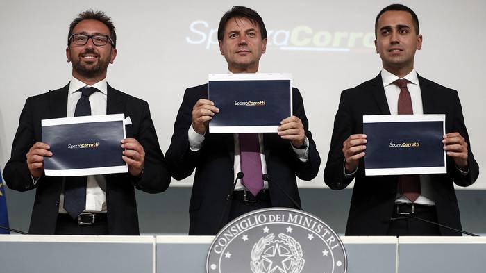 Ok ddl anti-corruzione, Daspo a vita per reati sopra 2 anni