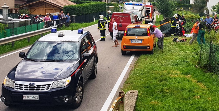 Lite per musica alta, ragazzo lo aggredisce: lui lo investe