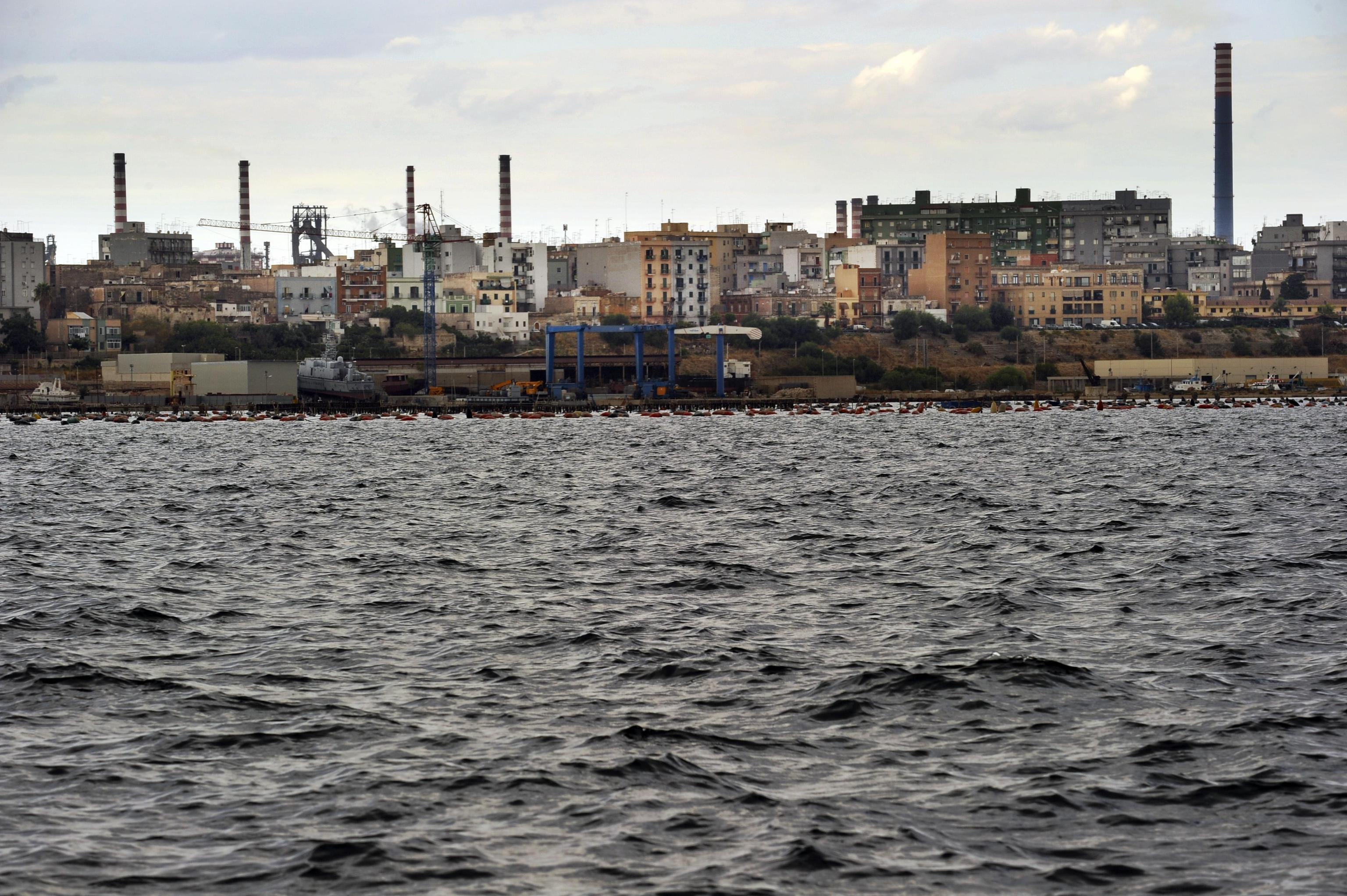 Ilva:morti amianto, 12 rischio processo