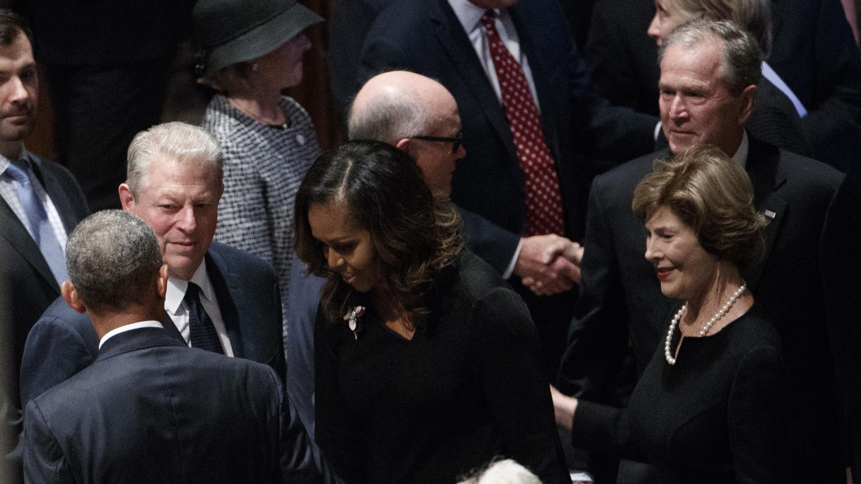 McCain: gentilezza Bush a Michelle Obama