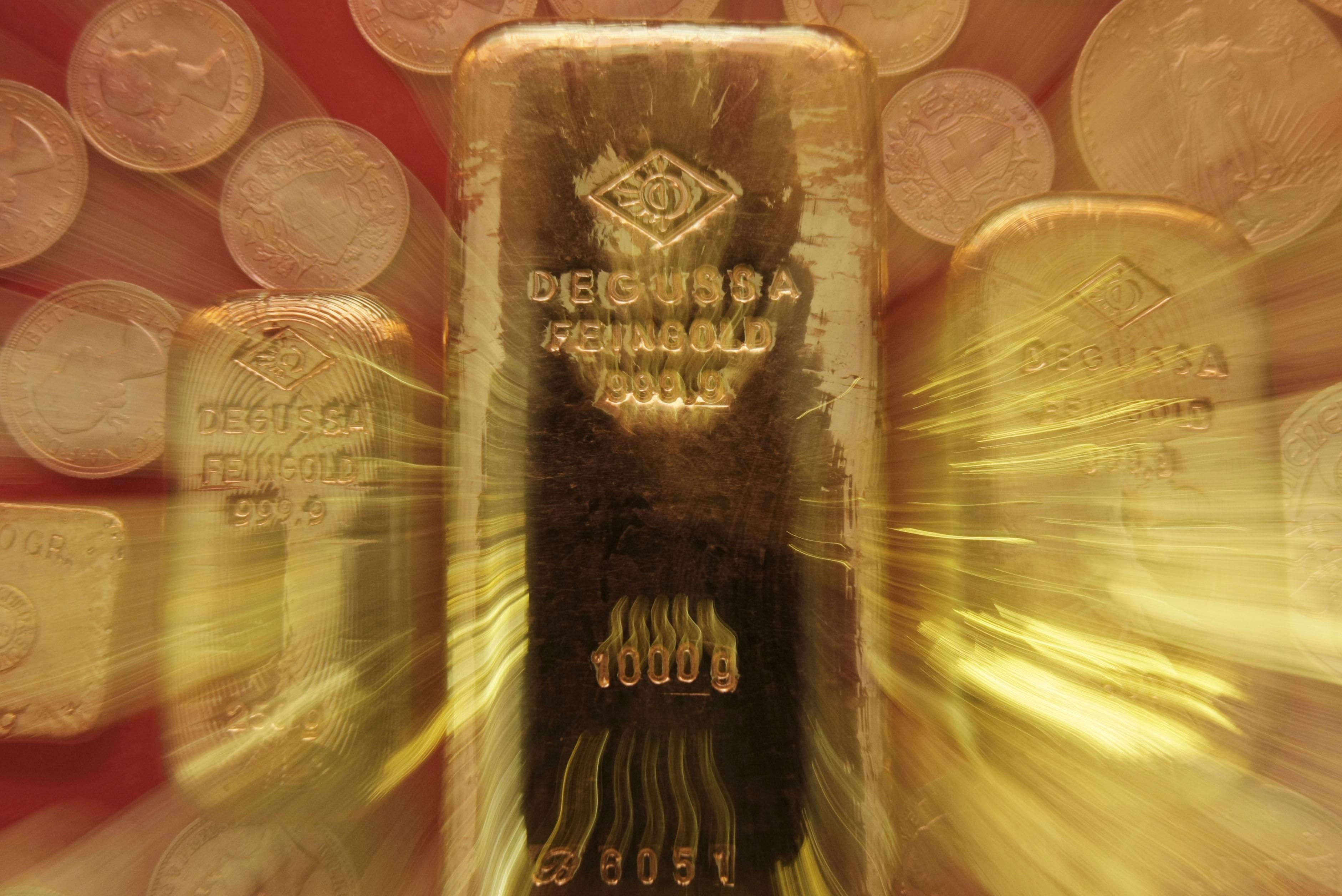 Oro:ai massimi 4 mesi a 1222,8 dollari