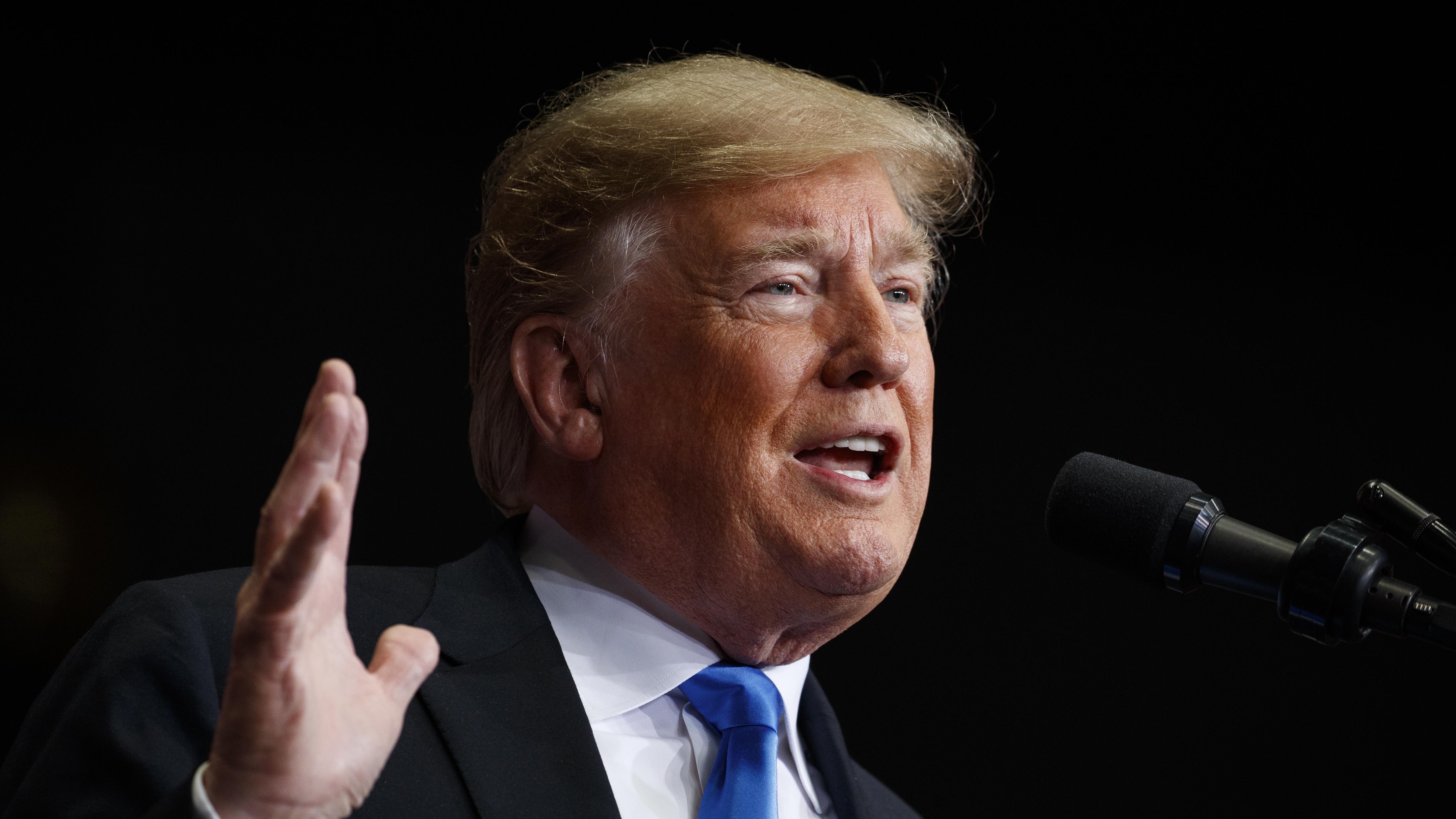 Trump a carovana, esercito vi aspetta