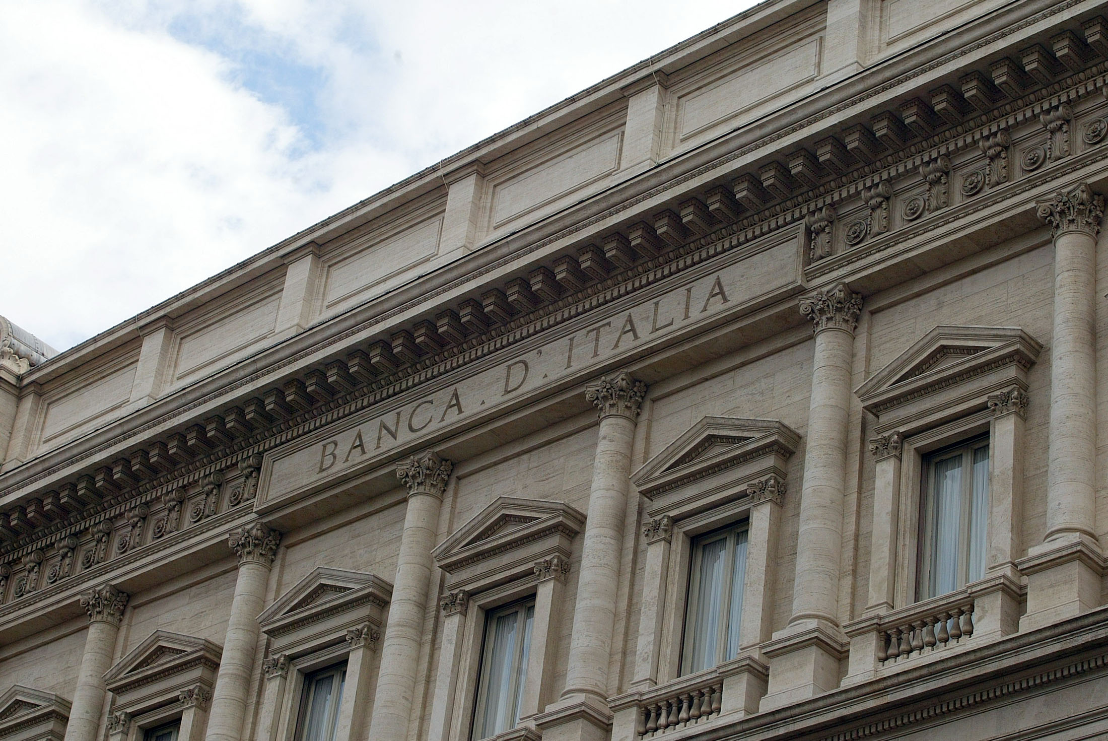 Bankitalia:prosegue domanda prestiti