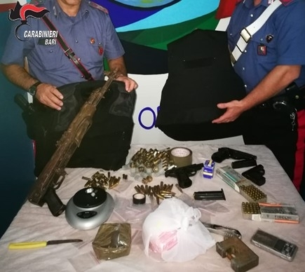 Arsenale in casolare, un arresto