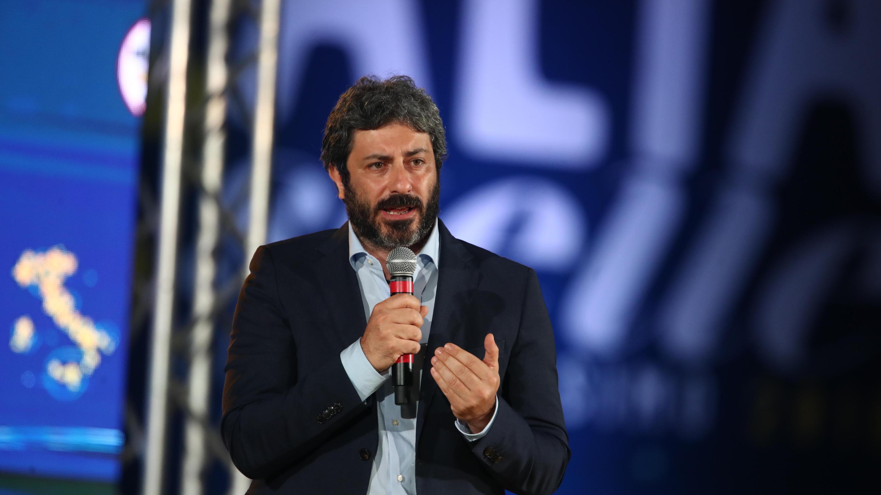 Dj Fabo:Fico, politica affronti tema