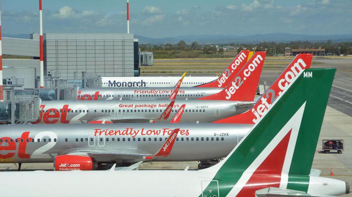 EasyJet interessata ad Alitalia, se ristrutturata
