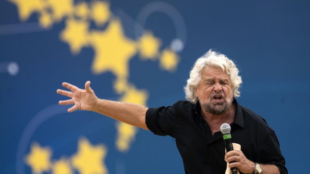 Grillo usa l'autismo per attaccare i politici, bufera