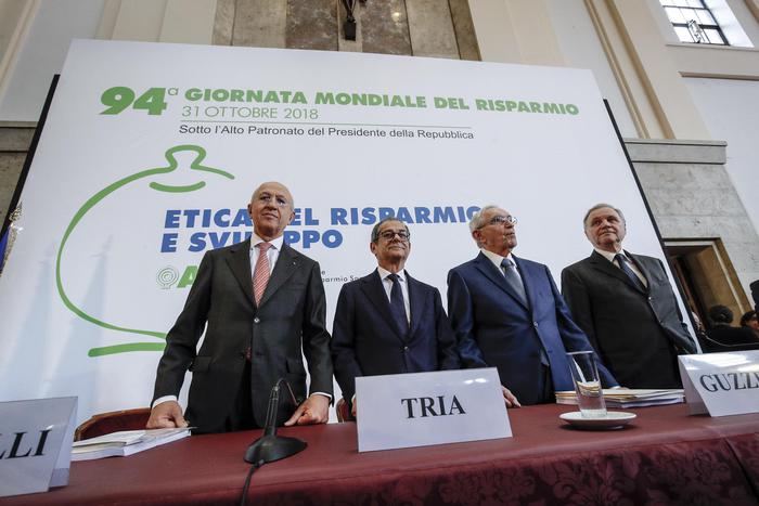 Visco e Tria, botta e risposta su spread e deficit