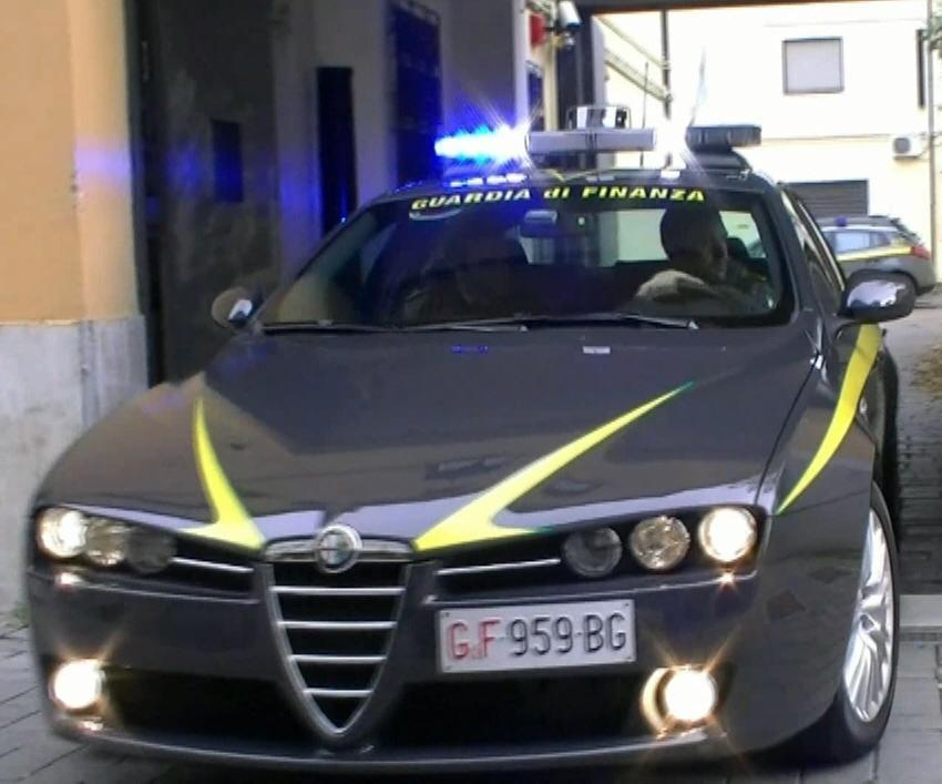 Sequestrate borse contraffatte,3 arresti