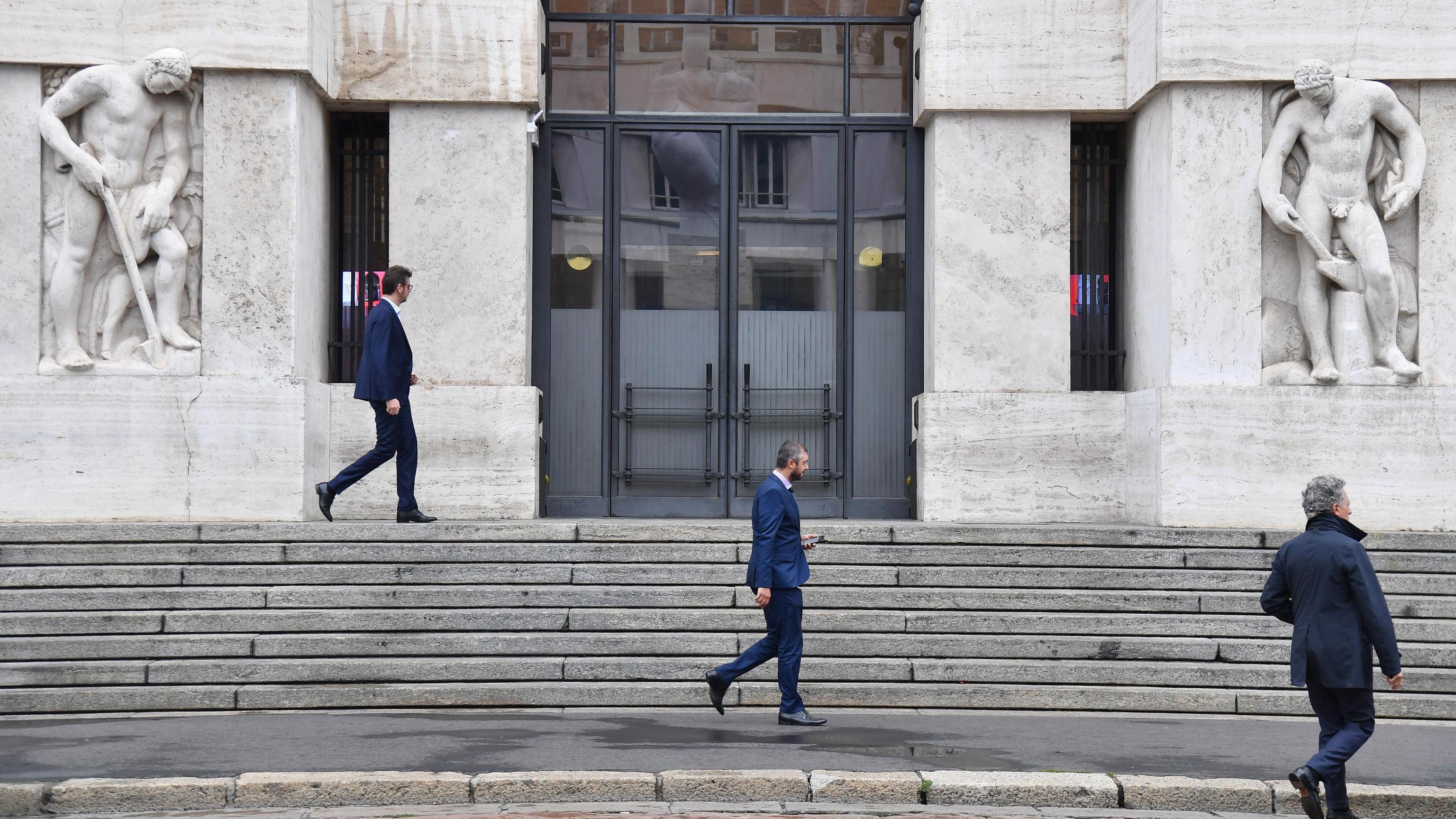 Borsa: Milano in apre in rialzo (+0,86%)