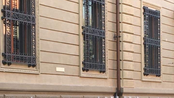 Università: imbrattato palazzo Sapienza