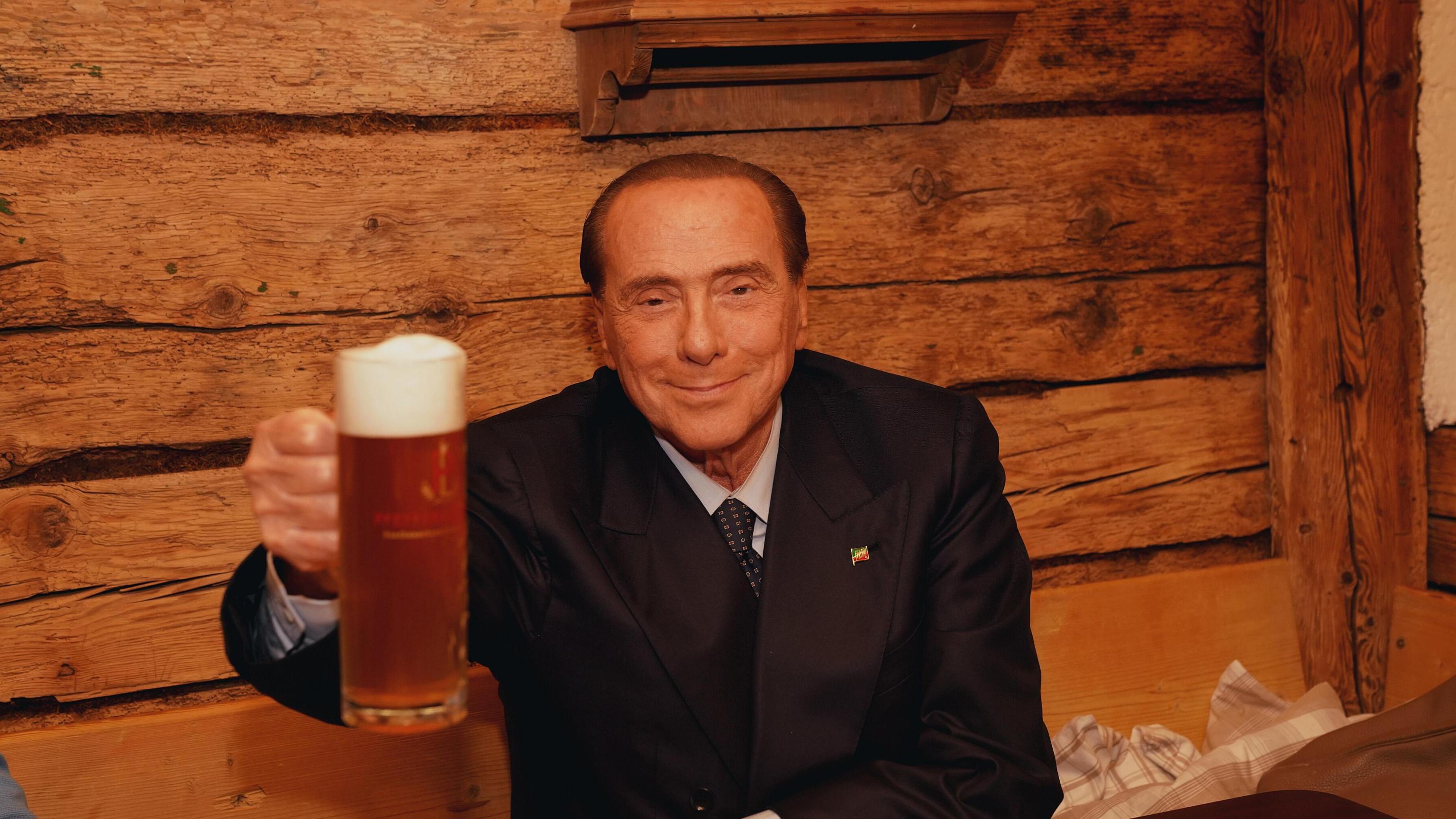 Berlusconi, auspico presto fine governo