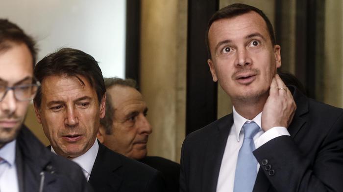 Video di Casalino su down. Ira del portavoce: 'Solo fango'