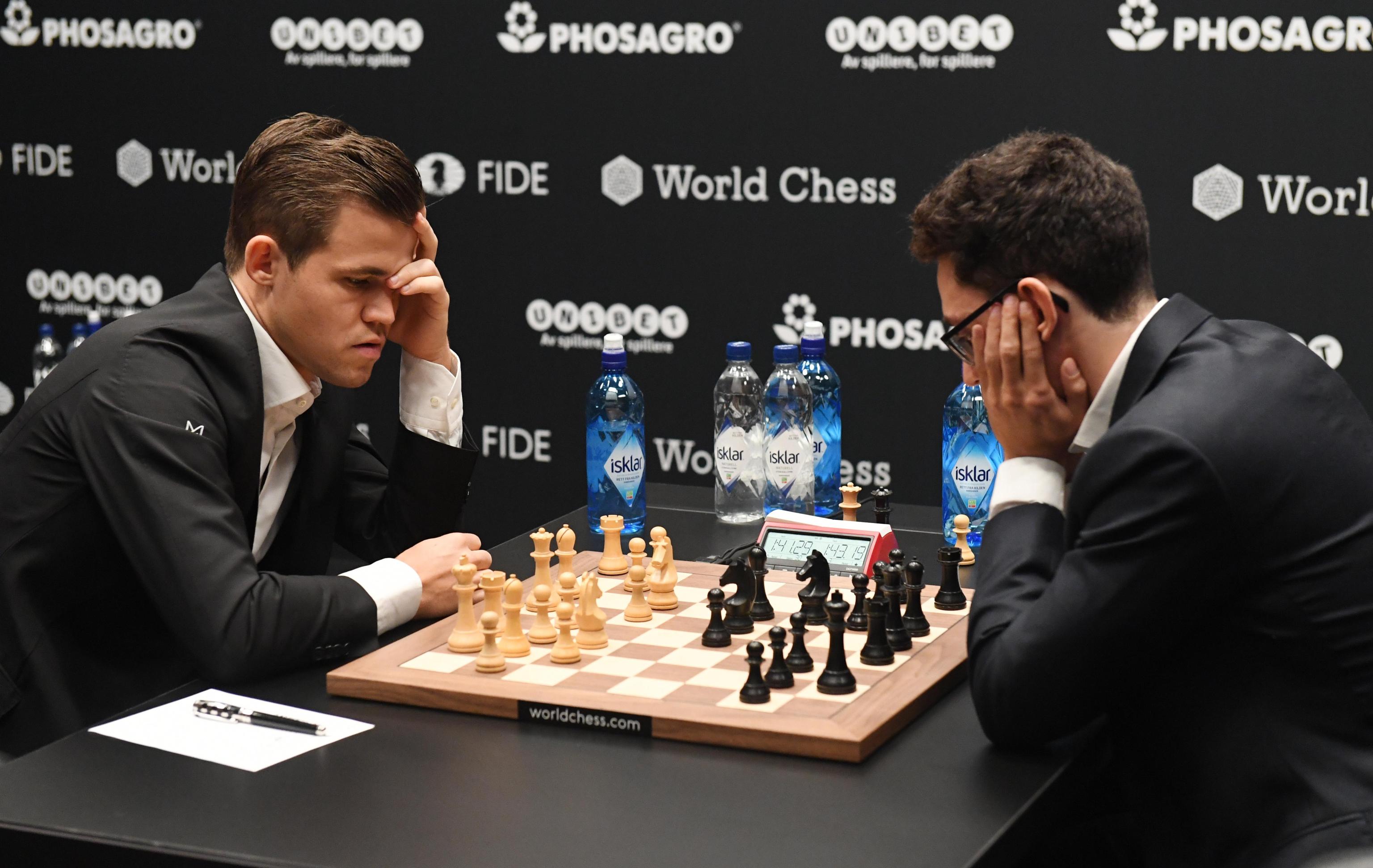 Scacchi: Carlsen-Caruana, è guerra nervi