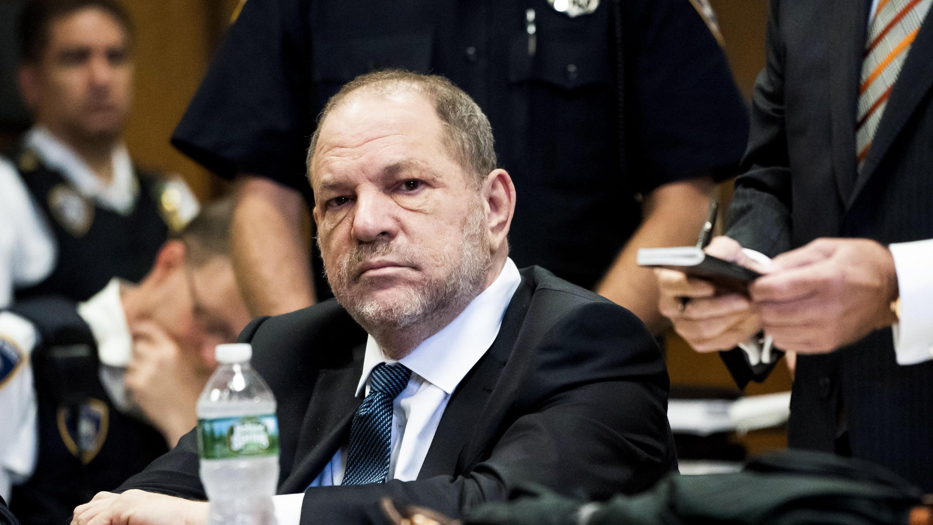 Ex modella, a 16 anni abusi da Weinstein