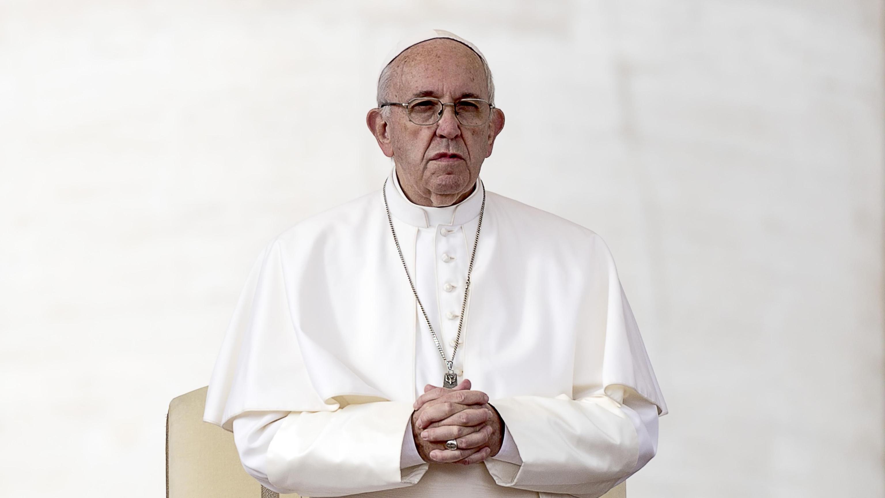 Papa: aiuti poveri, soldi paradisi fisco