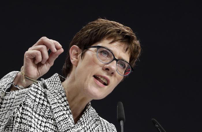 Germania, è Karrenbauer la nuova leader della Cdu