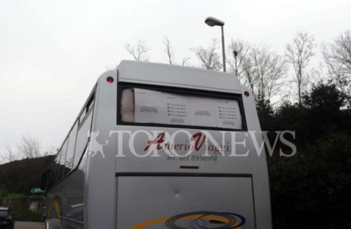 Scontro tra ultrà all'Autogrill sull'A1 a Firenze