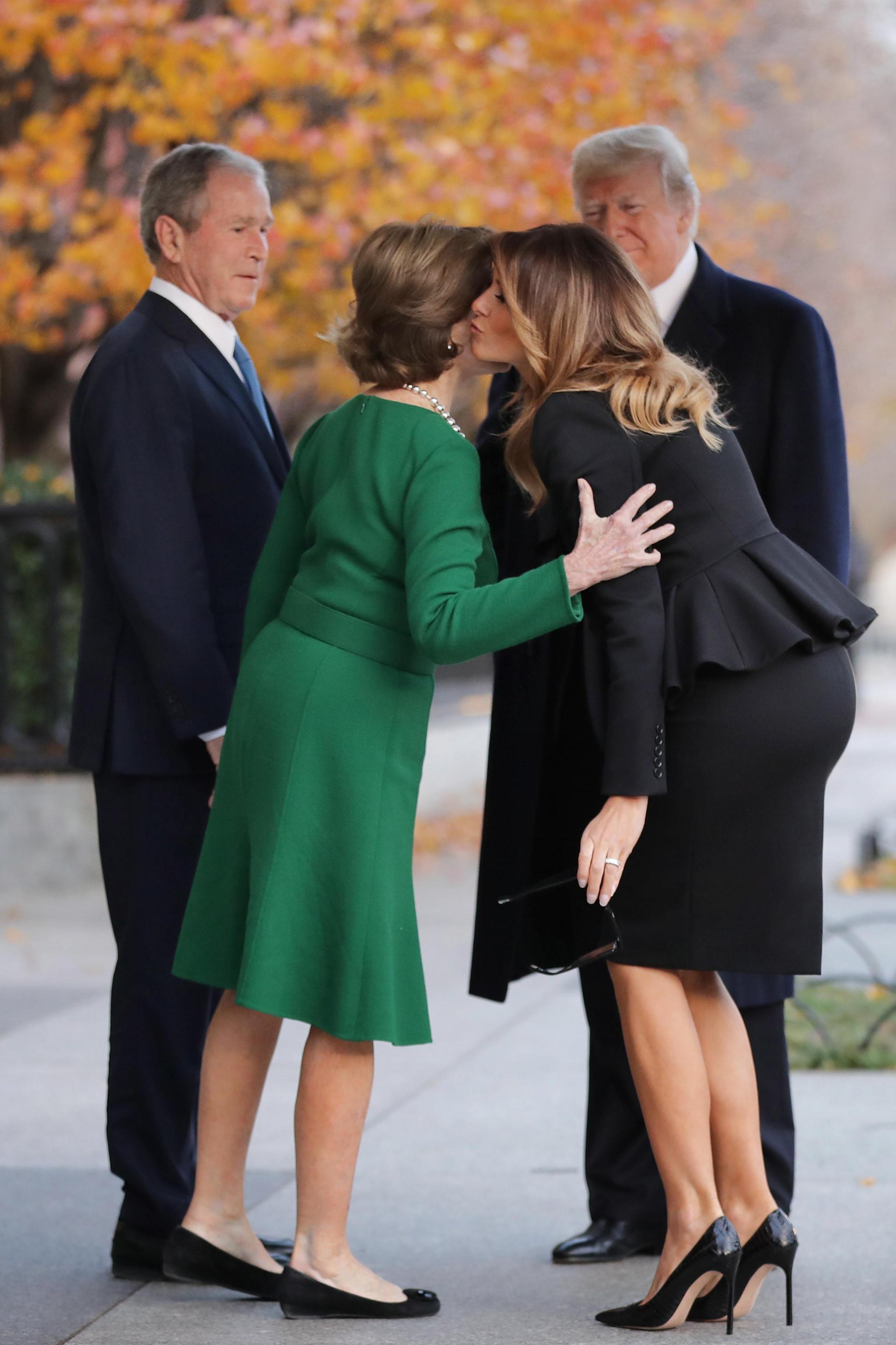 Coniugi Trump fanno visita ai Bush