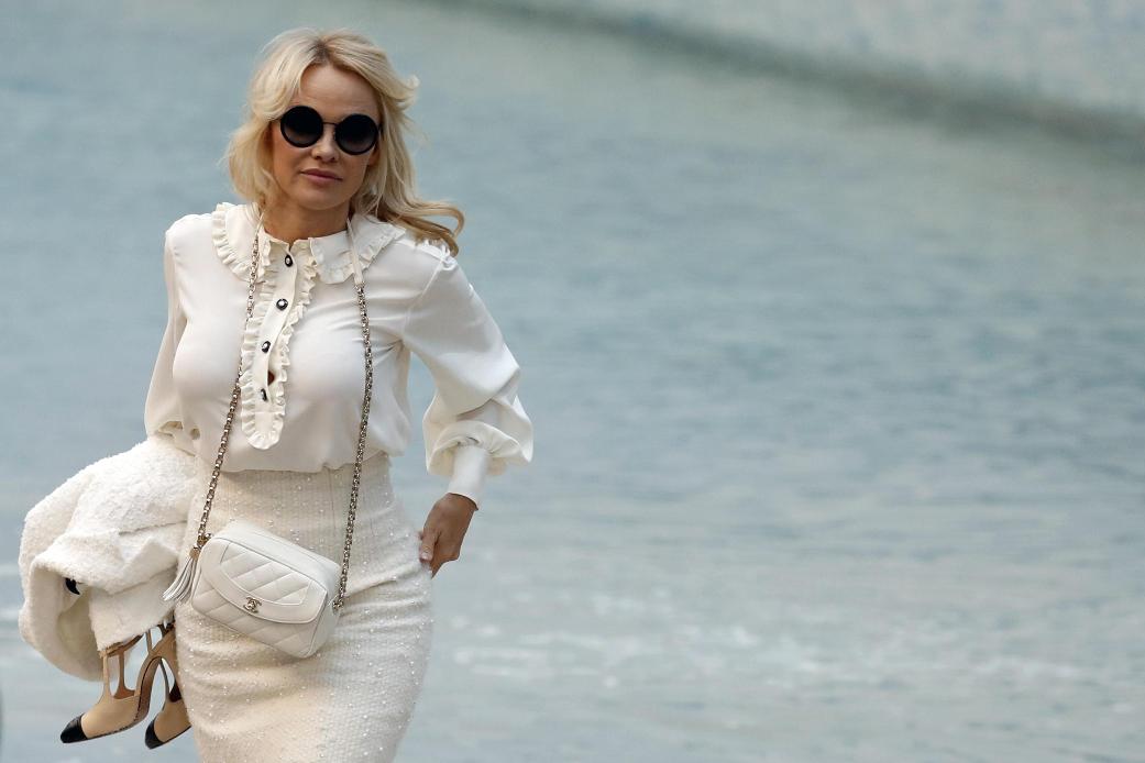 Pamela Anderson vs Salvini, l’Italia mi ricorda gli anni ‘30