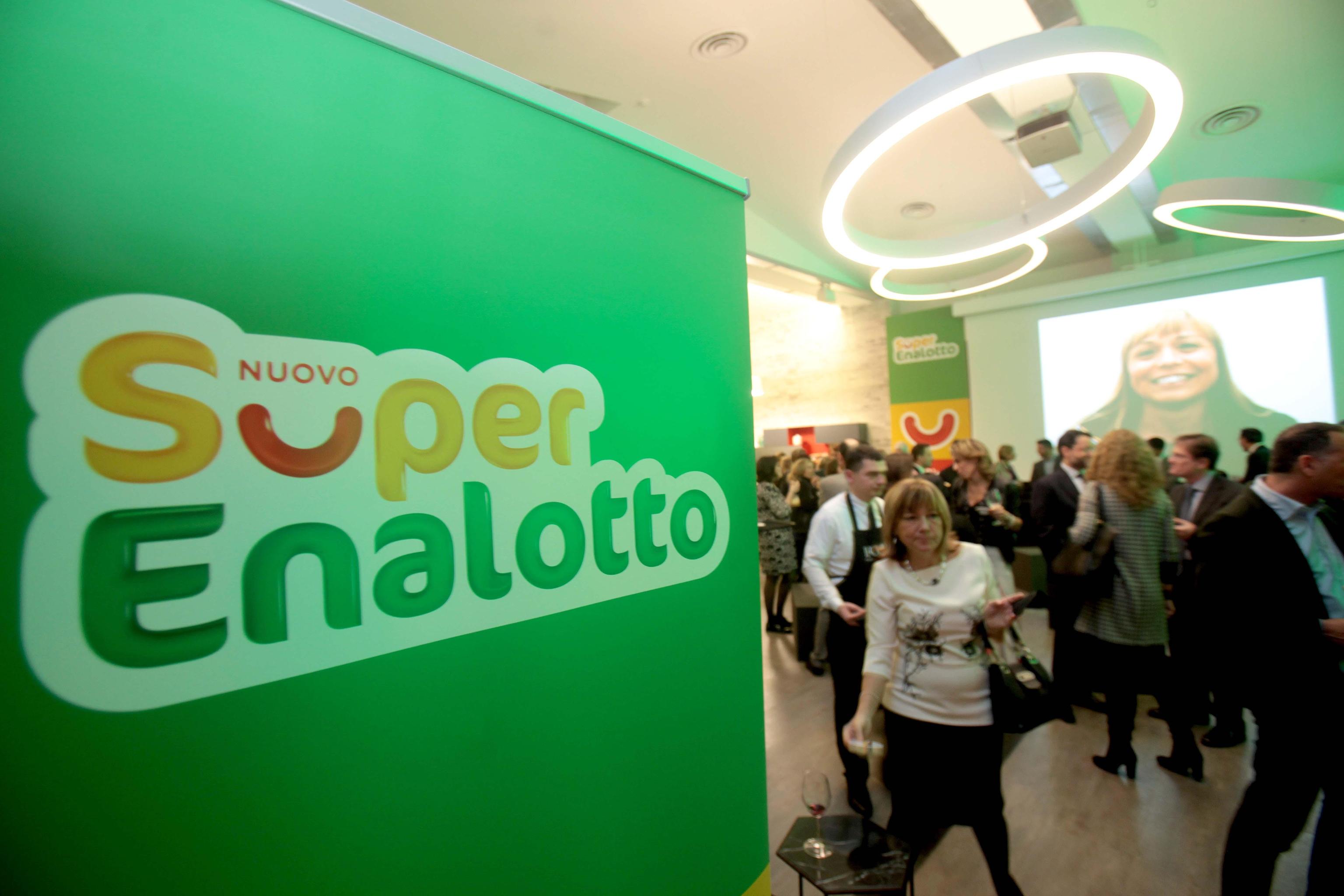 Manovra: Superenalotto superstar