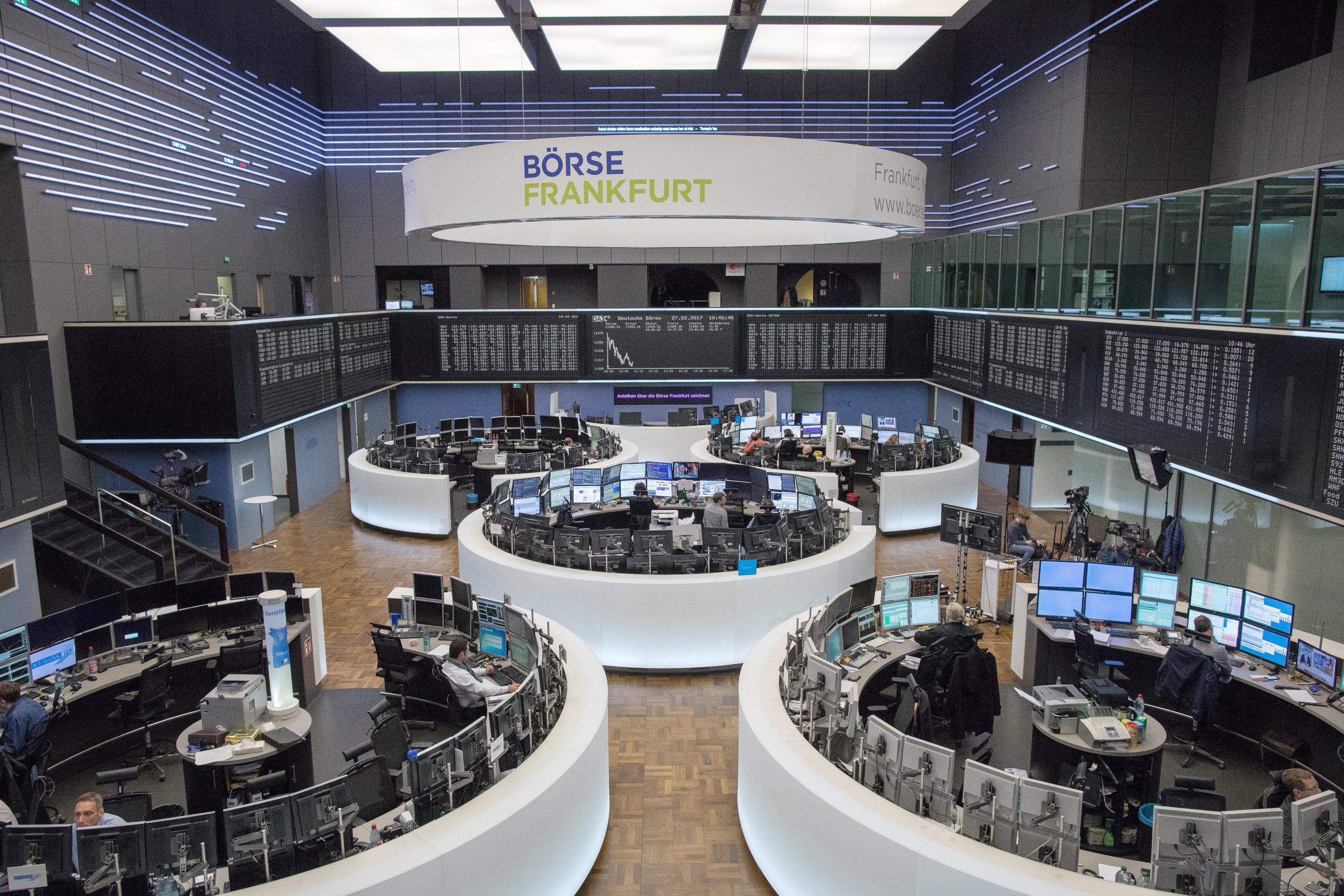 Borsa:Europa riduce rialzo, Milano +0,5%