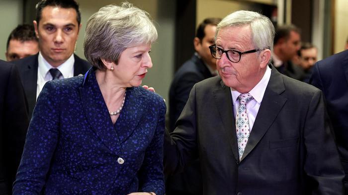 Ue gela Theresa May, l'accordo sulla Brexit non è negoziabile