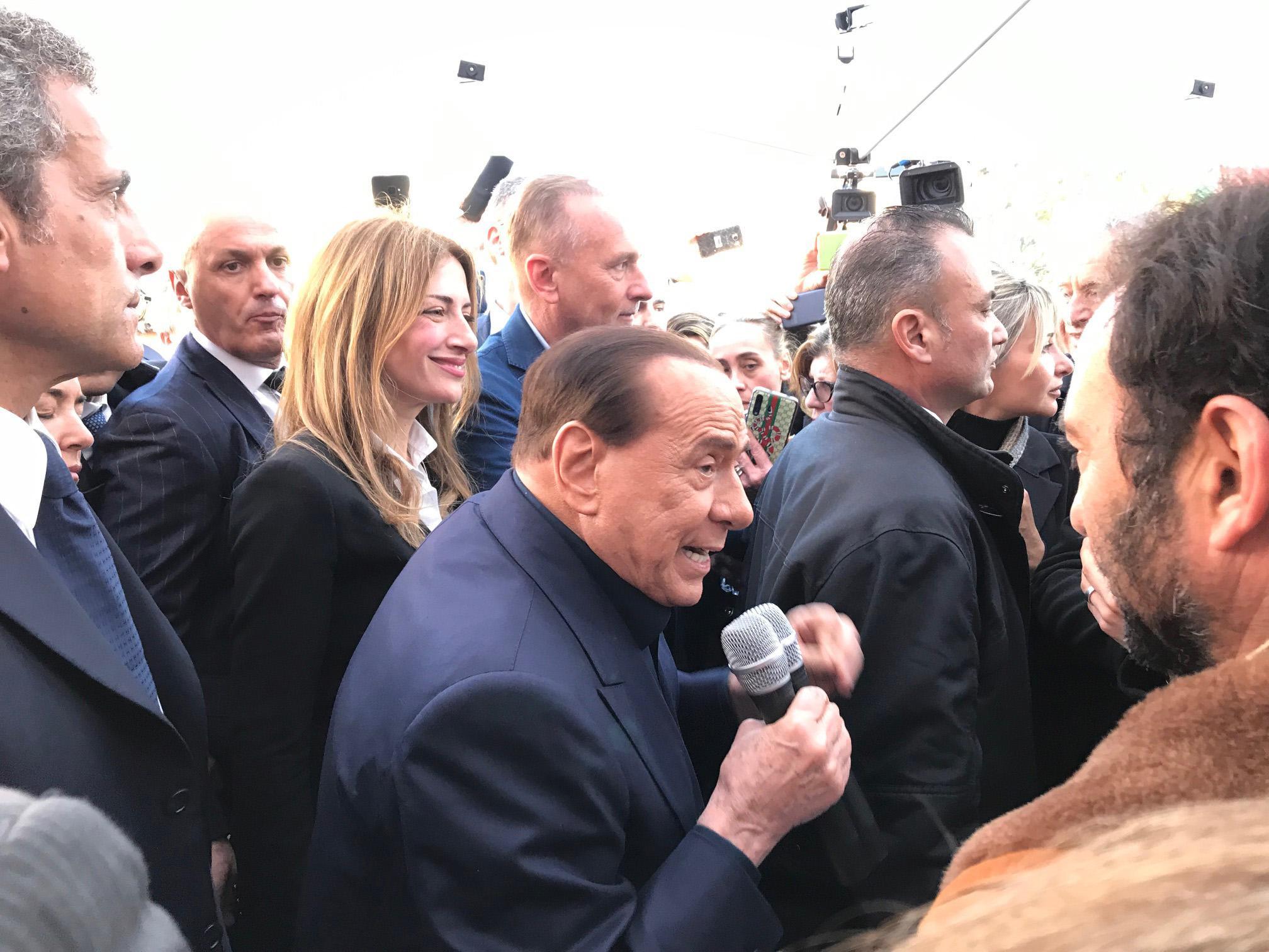 Berlusconi alle sarde, votate la Noli