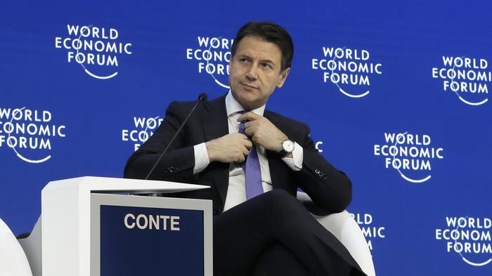 Conte a Davos: 'Sogniamo un'Europa del popolo'