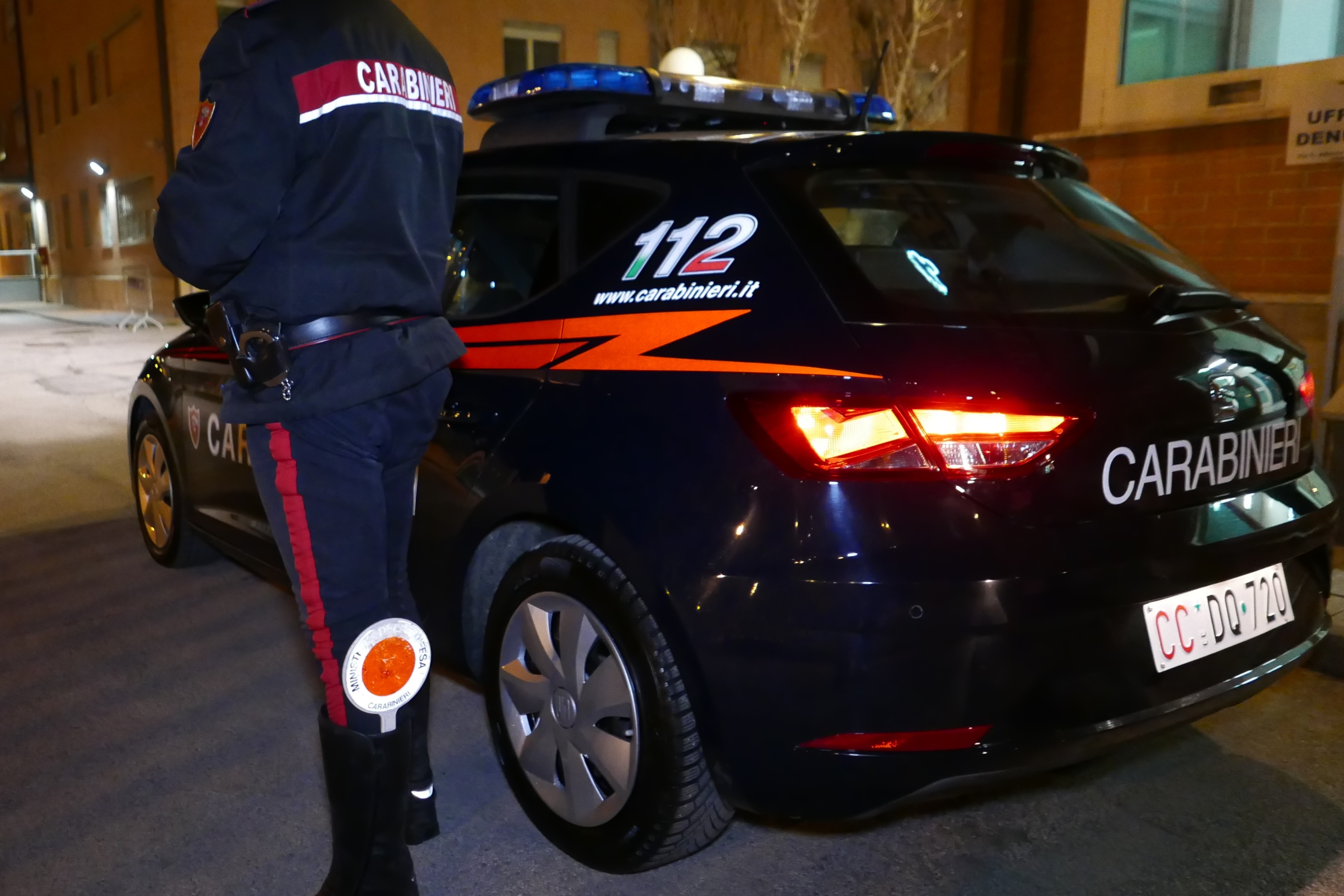 Con bomba carta sradicano bancomat,presi
