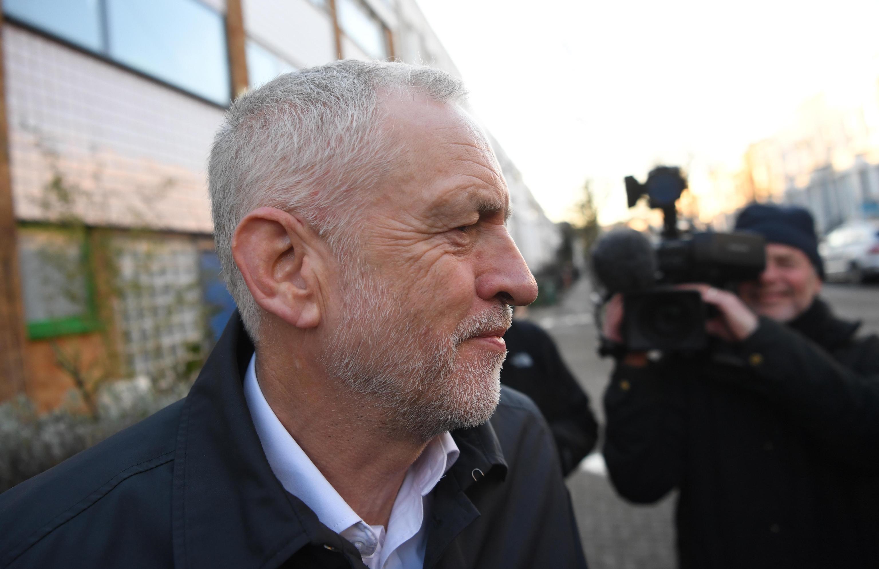 Incontro May-Corbyn 'serio e utile'