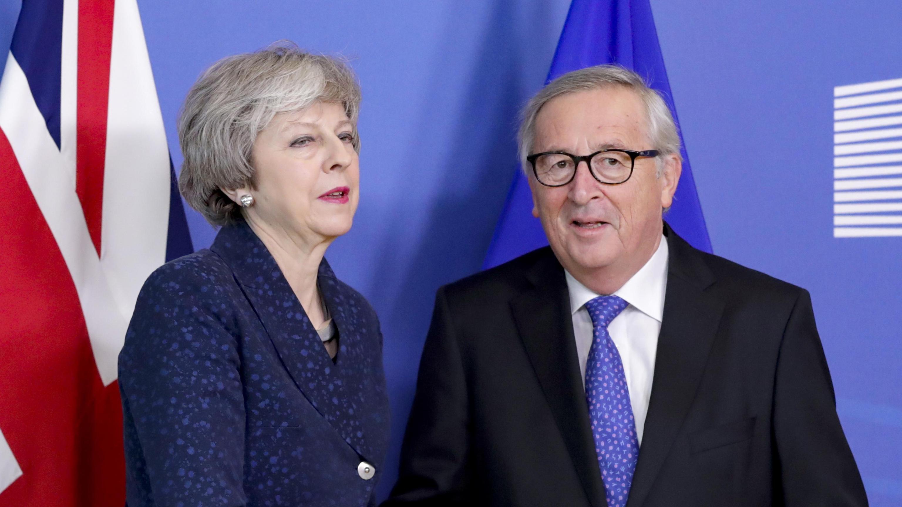 Brexit: Juncker-May, avanti con colloqui