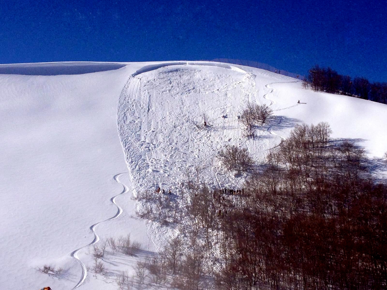 Due slavine, chiuso tratto SS 36 Spluga