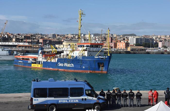 Viminale: 'Parigi non vuole più i migranti della Sea Watch'