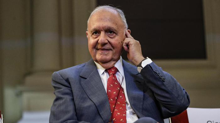 Savona alla presidenza Consob Il Pd attacca: 'Incompatibile'