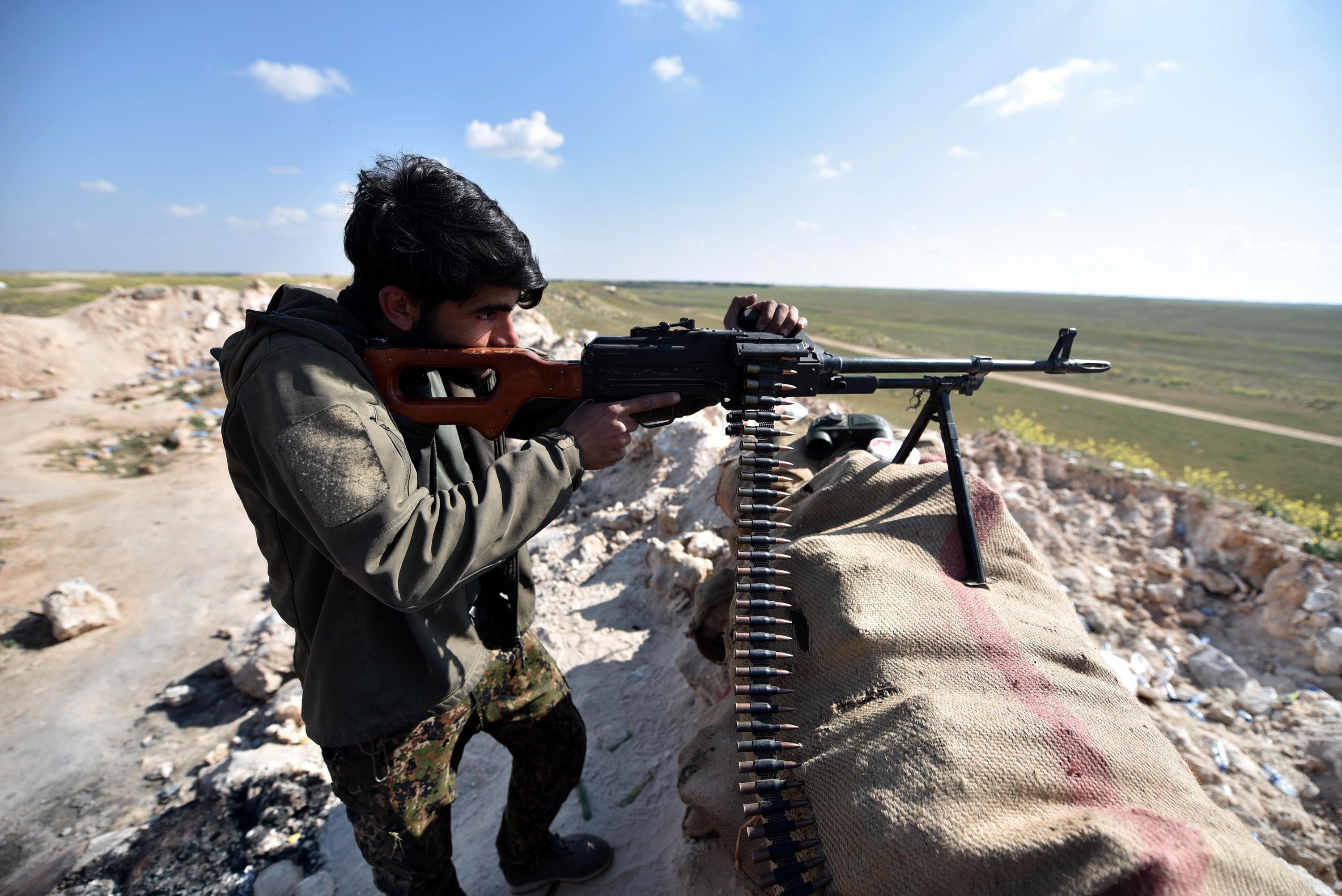 Siria: Ong, attentato nell'est, 20 morti