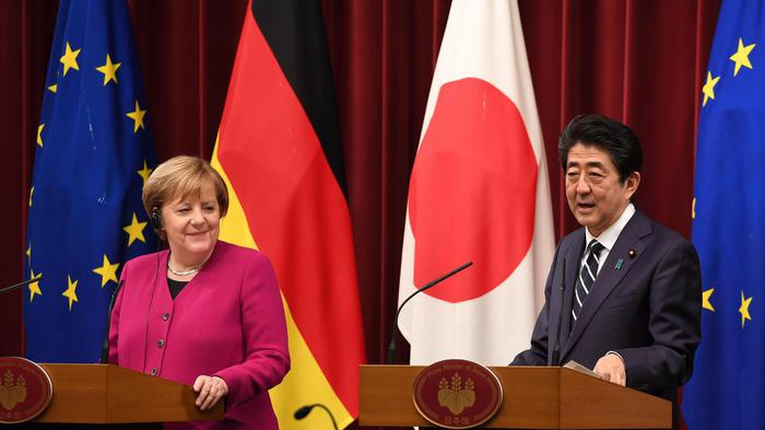 Merkel sulla Brexit: 'C'è chance per soluzione confini Irlanda'