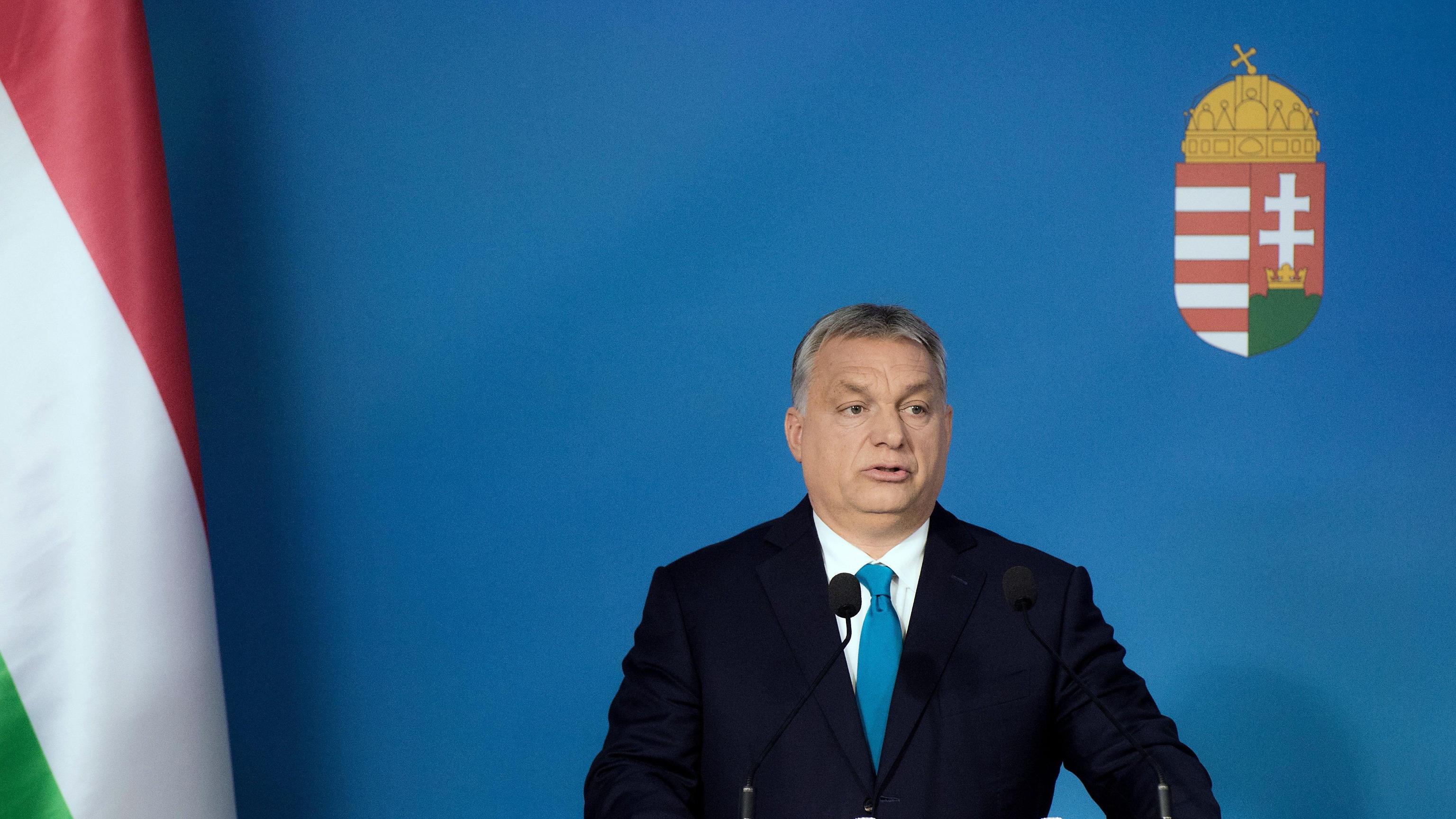 Orban su facebook contro Soros e Juncker