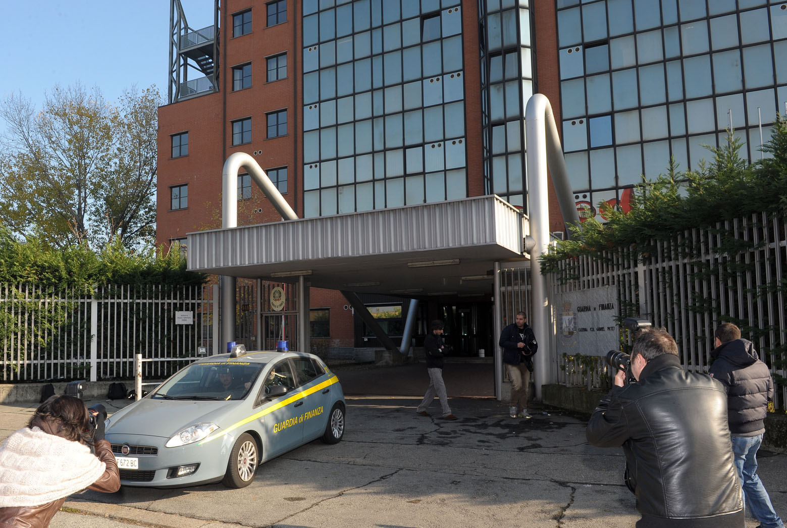 Frode fisco per avere Ferrari, arrestati