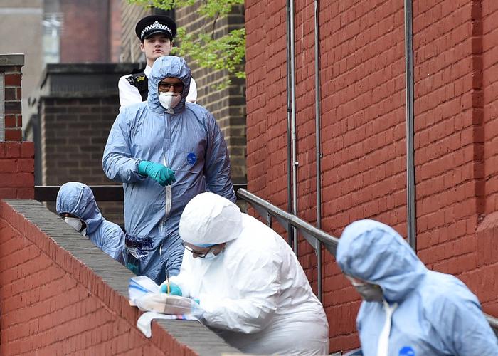 Due 17enni accoltellati a morte a Londra e Manchester
