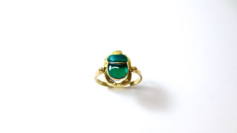 L'anello con lo smeraldo, perfetto per il fidanzamento L'anello con lo smeraldo, perfetto per il fidanzamento