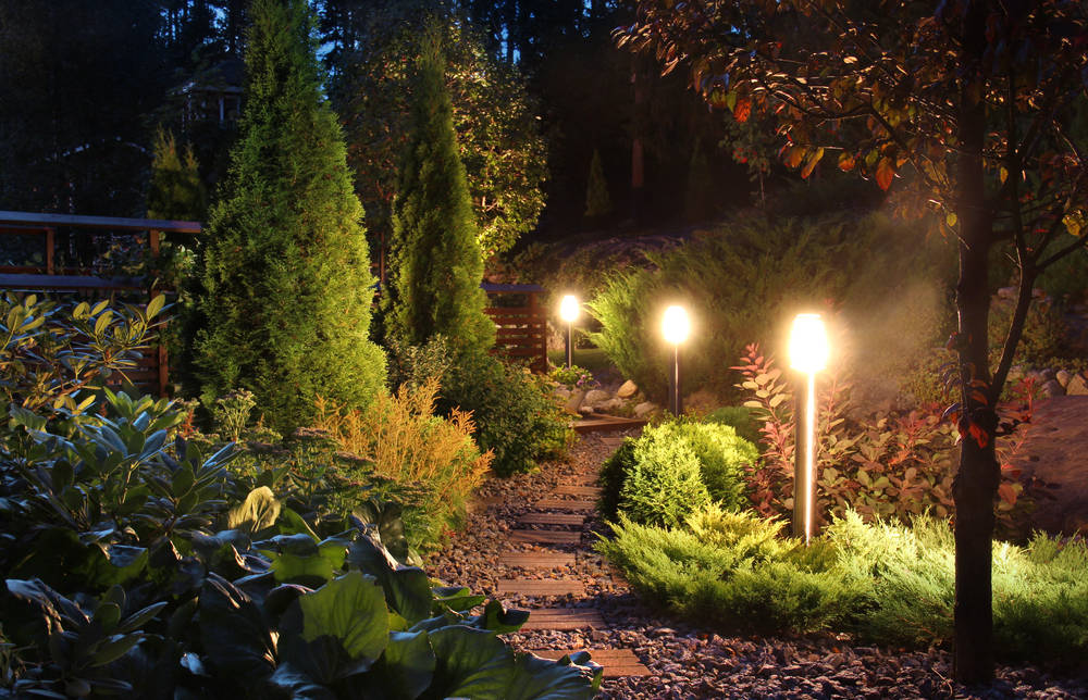 Idee per lampade, luci da esterno e giardino Illuminazione esterna per giardini